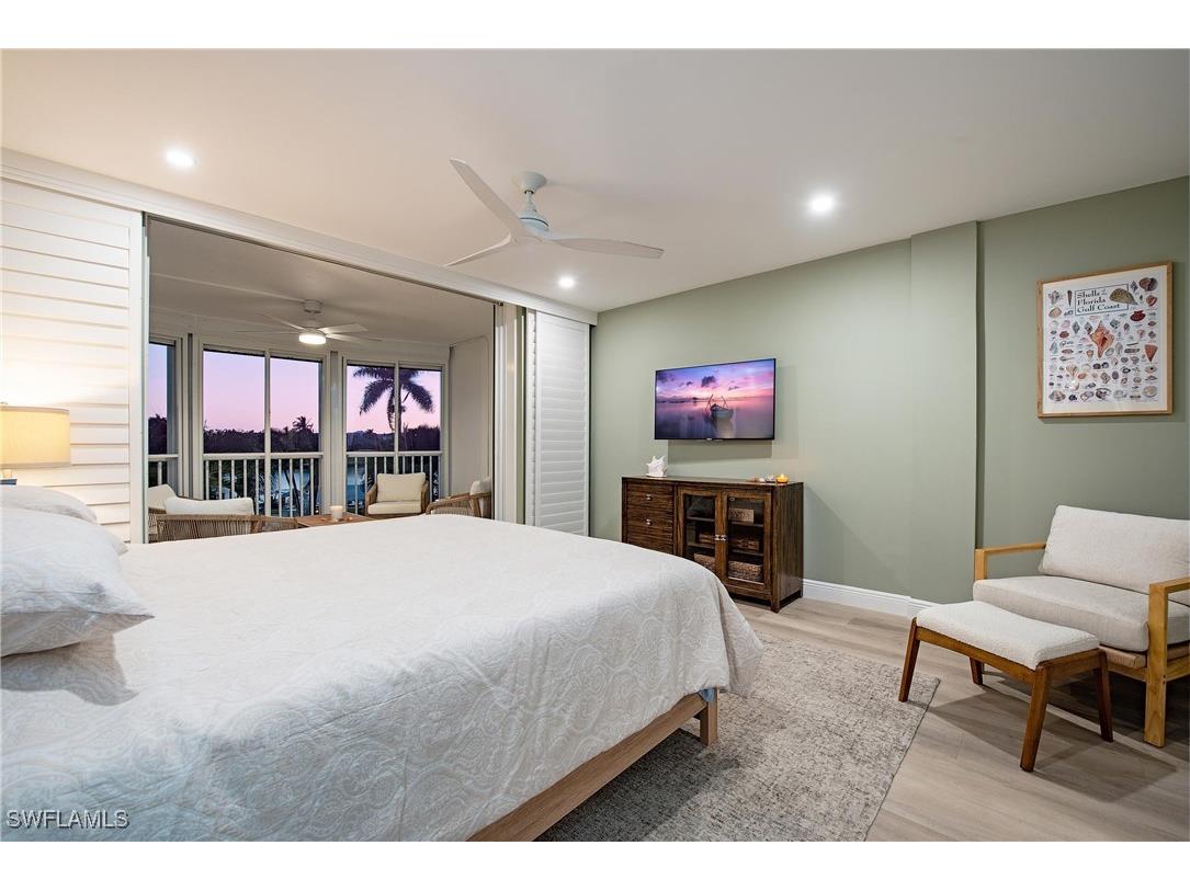 400 Park Shore Drive #303 Naples FL 34103 225083503 image6