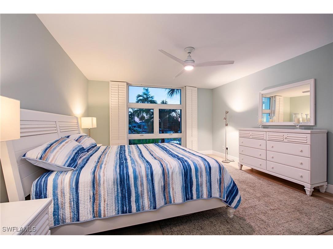 400 Park Shore Drive #303 Naples FL 34103 225083503 image8