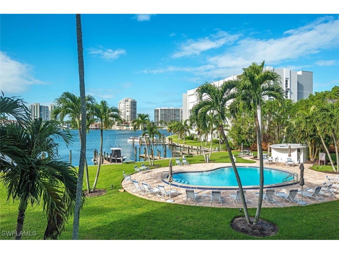 400 Park Shore Drive #304 Naples FL 34103 225072080 image18