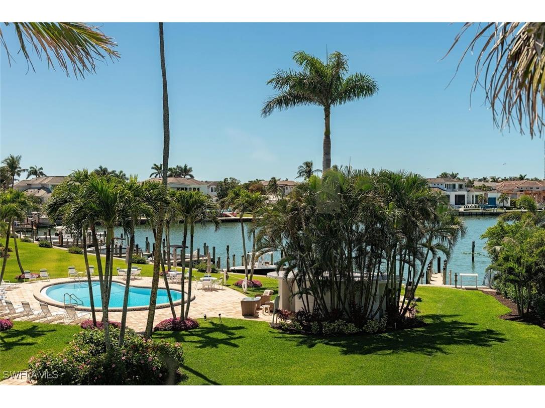 400 Park Shore Drive #304 Naples FL 34103 225072080 image2