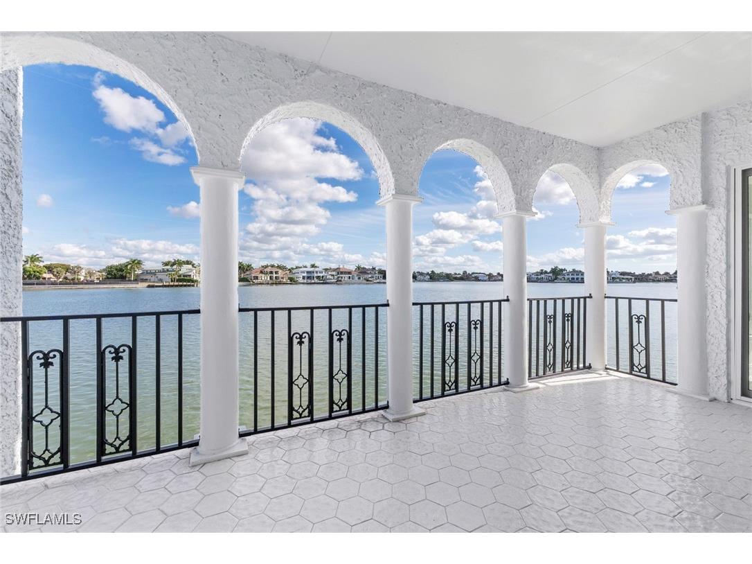 4000 Gulf Shore Boulevard N #2000 Naples FL 34103 225000447 image1