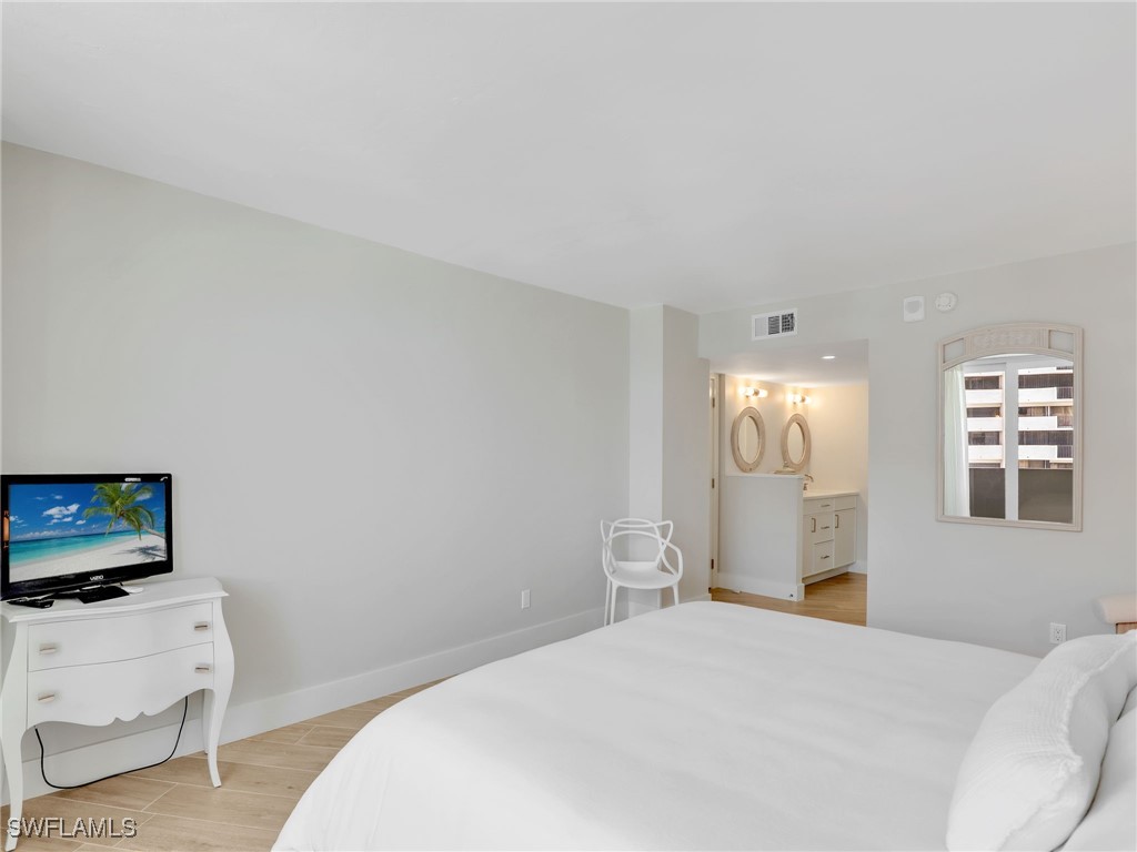 4001 Gulf Shore Boulevard N #1000 Naples FL 34103 225047976 image26