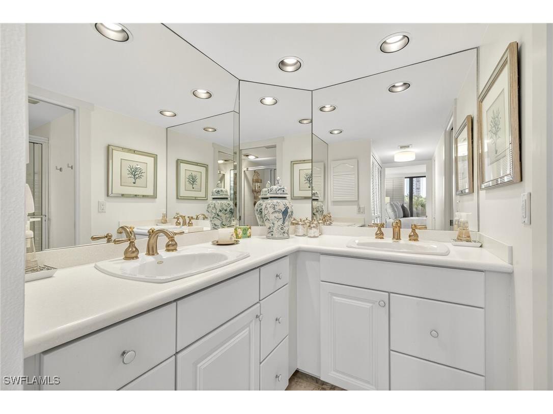 4001 Gulf Shore Boulevard N #105 Naples FL 34103 225064362 image15