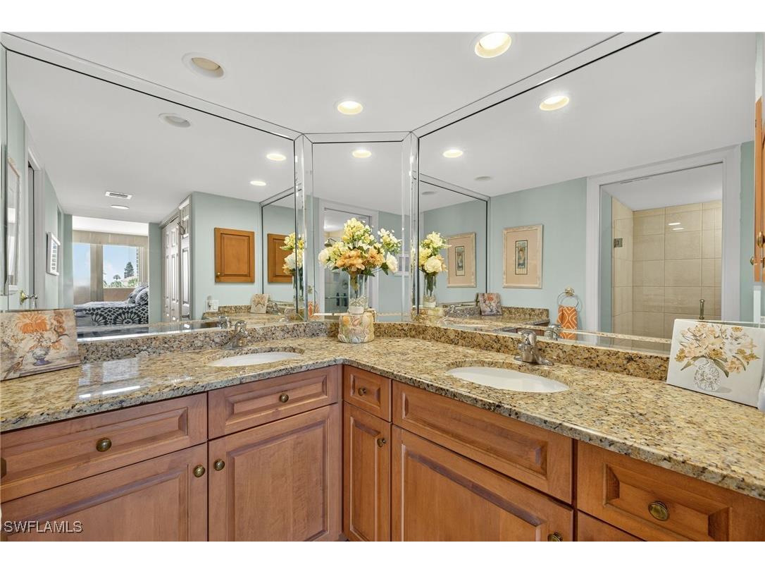 4001 Gulf Shore Boulevard N #303 Naples FL 34103 225066140 image16