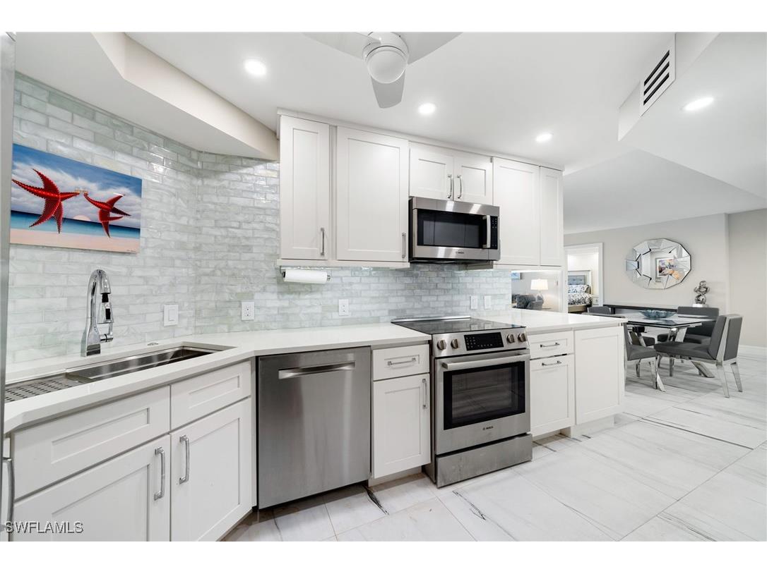 4001 Gulf Shore Boulevard N #702 Naples FL 34103 225061451 image13