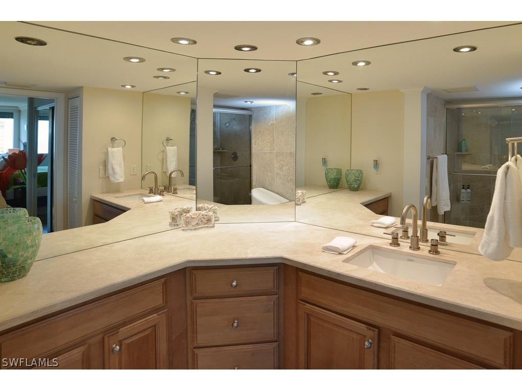 4001 Gulf Shore Boulevard N #707 Naples FL 34103 226010387 image17