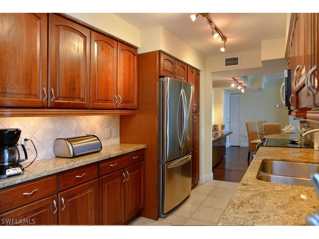 4001 Gulf Shore Boulevard N #707 Naples FL 34103 226010387 image9