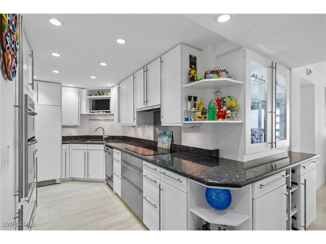 4001 Gulf Shore Boulevard N #802 Naples FL 34103 225030935 image10