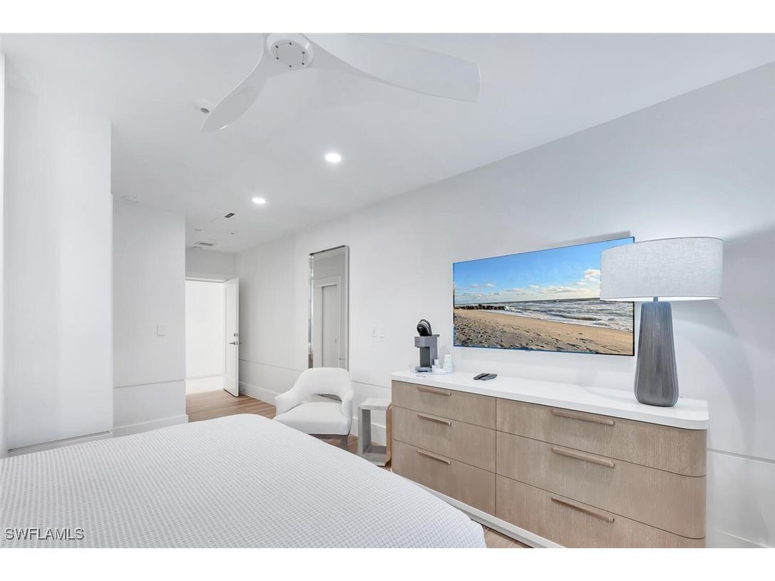 4001 Gulf Shore Boulevard N #803 Naples FL 34103 225071692 image24