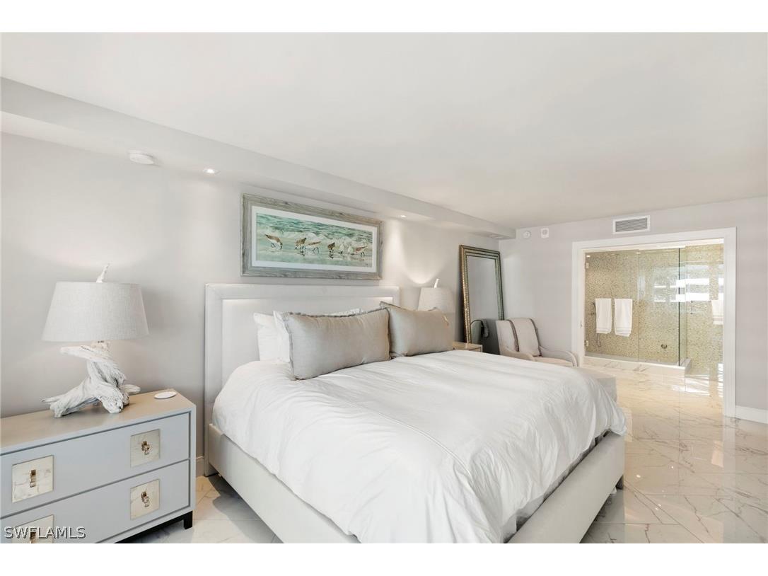 4001 Gulf Shore Boulevard N #806 Naples FL 34103 226009283 image15