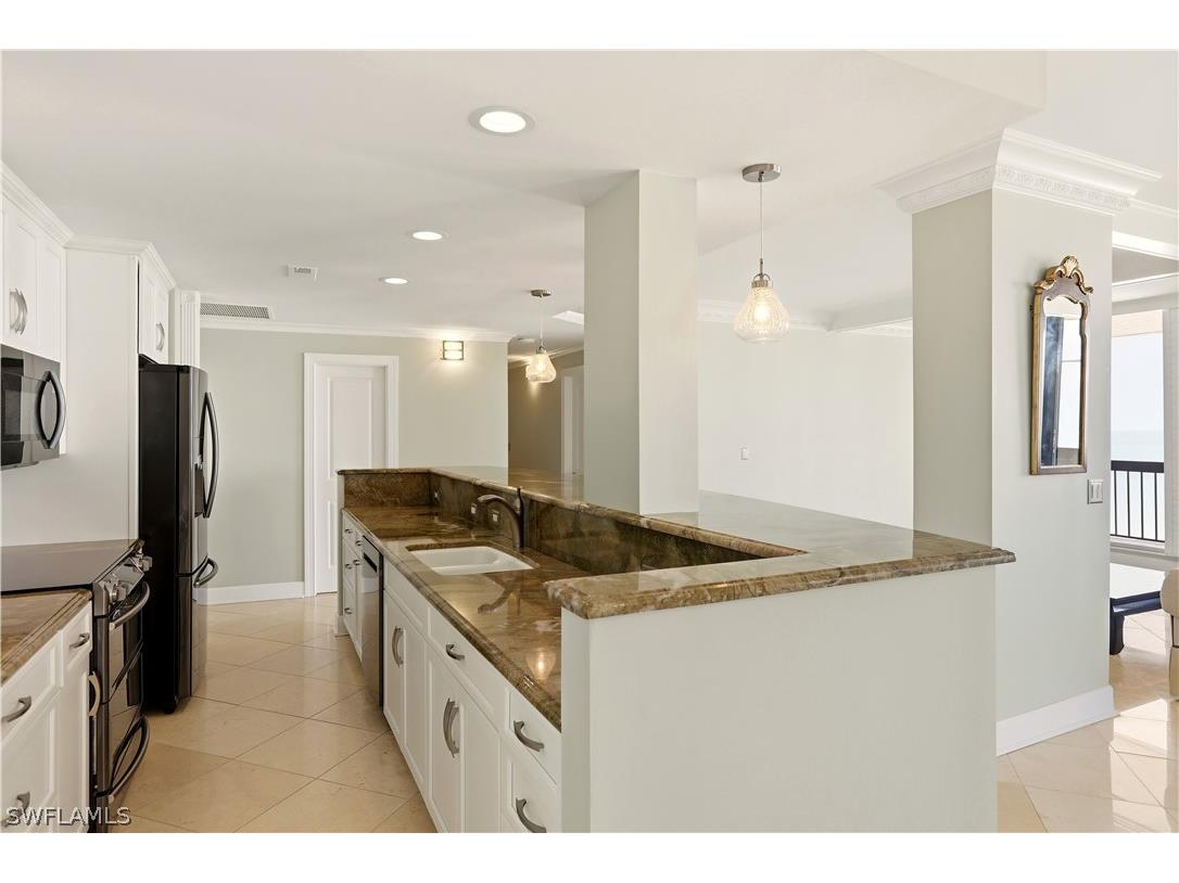 4001 Gulf Shore Boulevard N #PH8 Naples FL 34103 226011316 image18