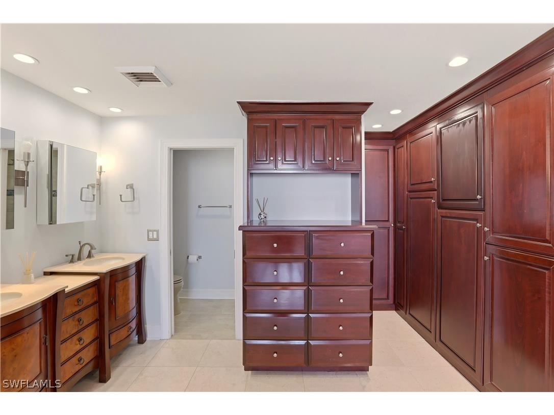 4001 Gulf Shore Boulevard N #PH8 Naples FL 34103 226011316 image26
