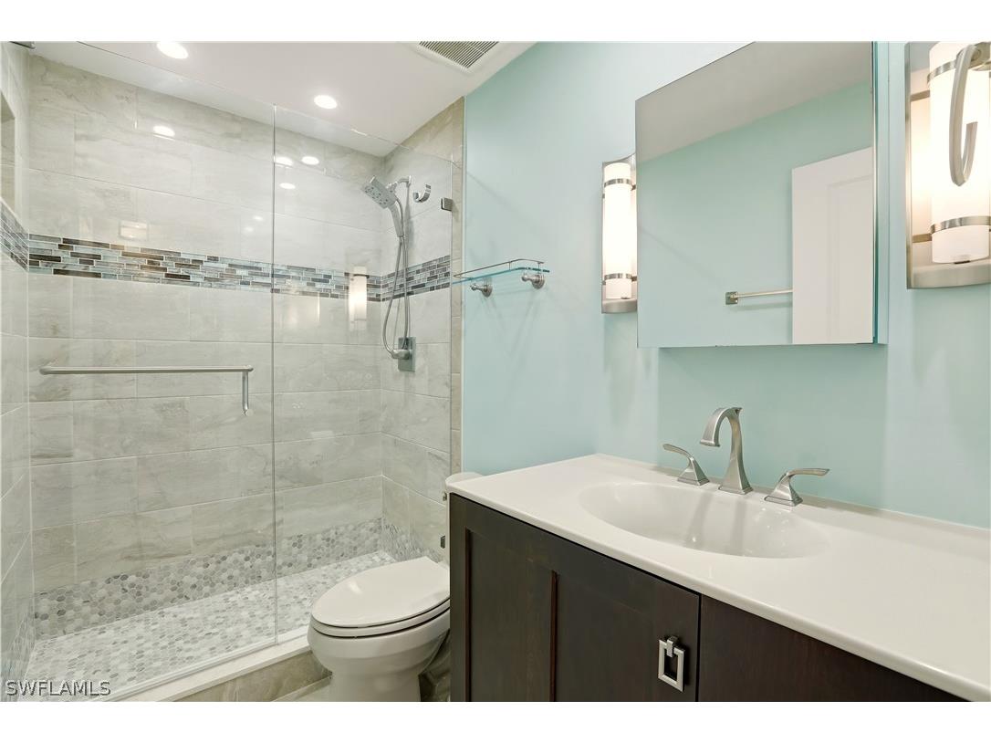 4001 Gulf Shore Boulevard N #PH8 Naples FL 34103 226011316 image32