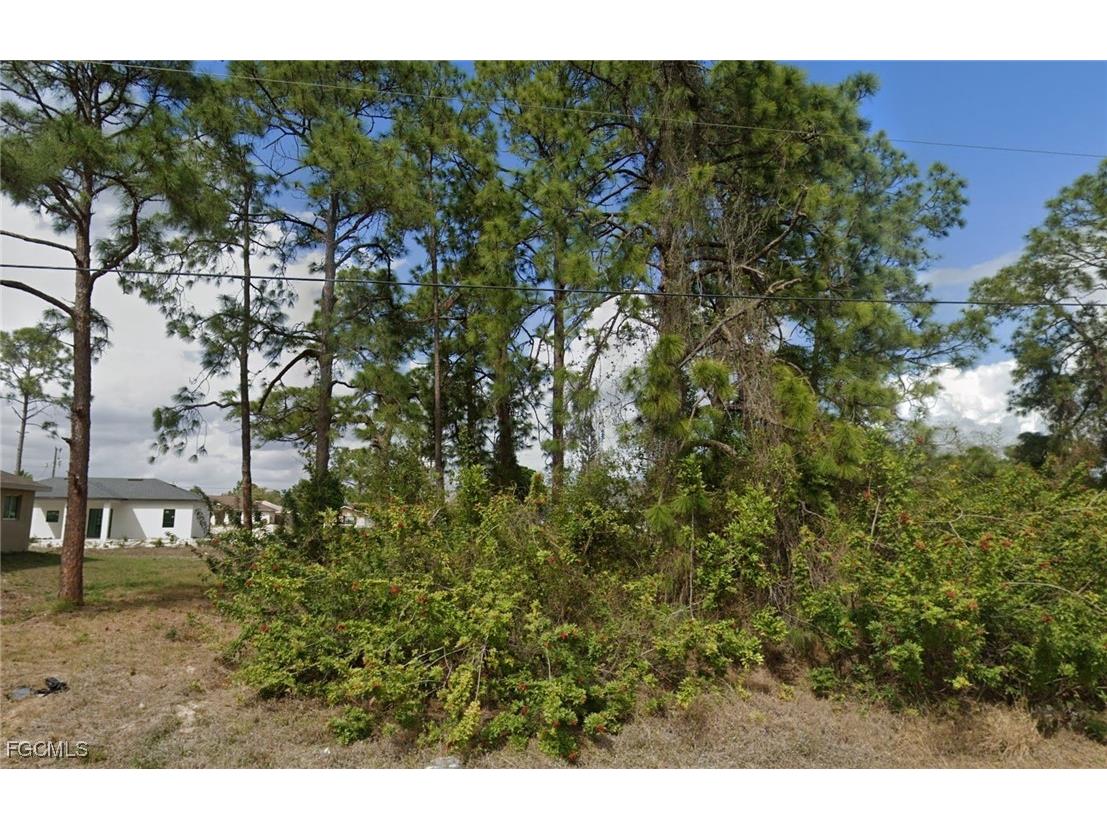 4002 3rd Street W Lehigh Acres FL 33971 2025021149 image1