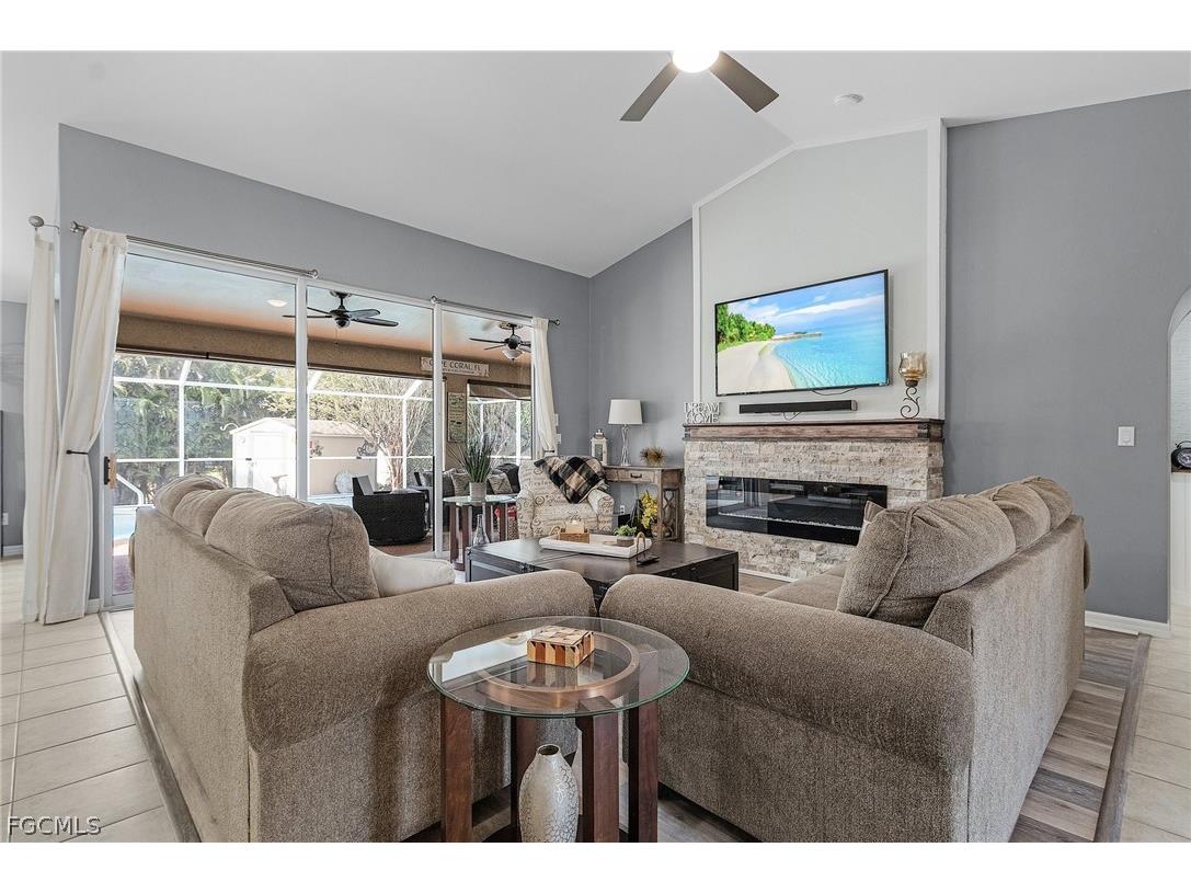 4002 Oasis Boulevard Cape Coral FL 33914 2026011583 image8