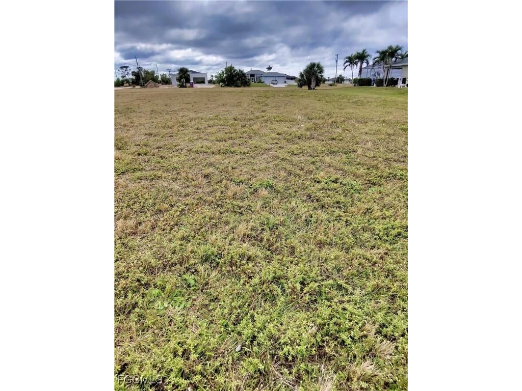 4004 NW 38th Terrace Cape Coral FL 33993 2025021909 image6