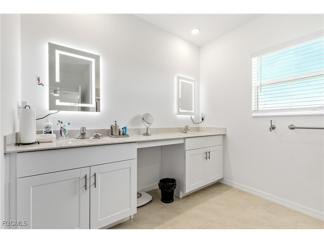 4005 Cavassa Court North Fort Myers FL 33917 2025022349 image7
