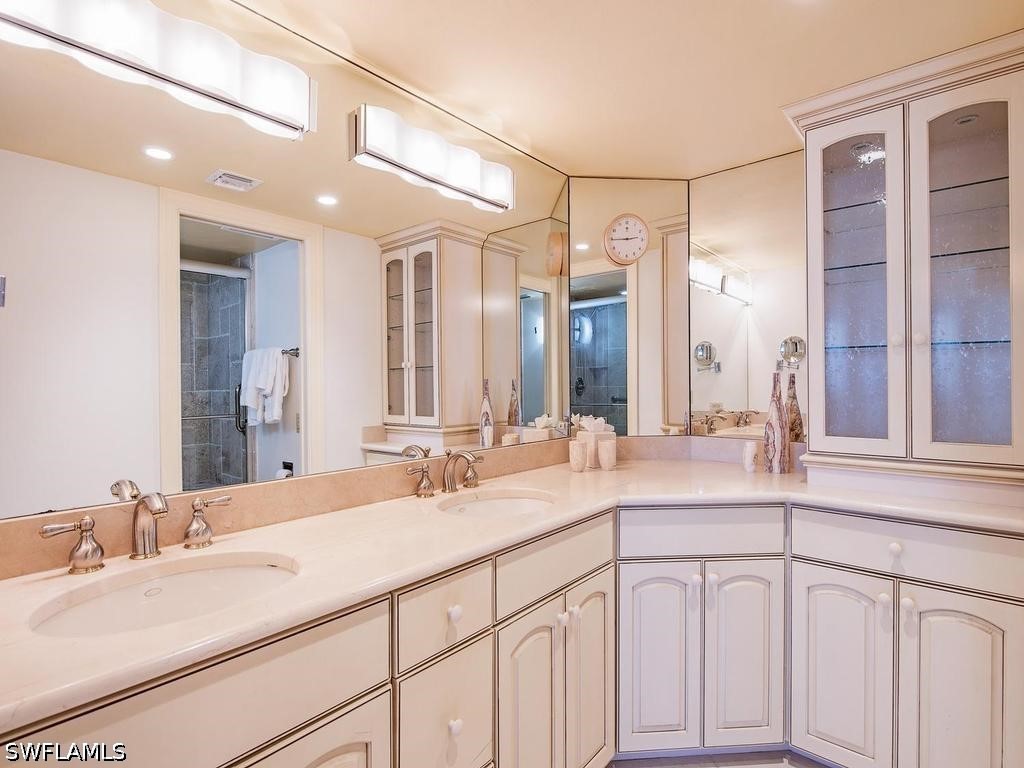 4005 Gulf Shore Boulevard N #903 Naples FL 34103 226018274 image10