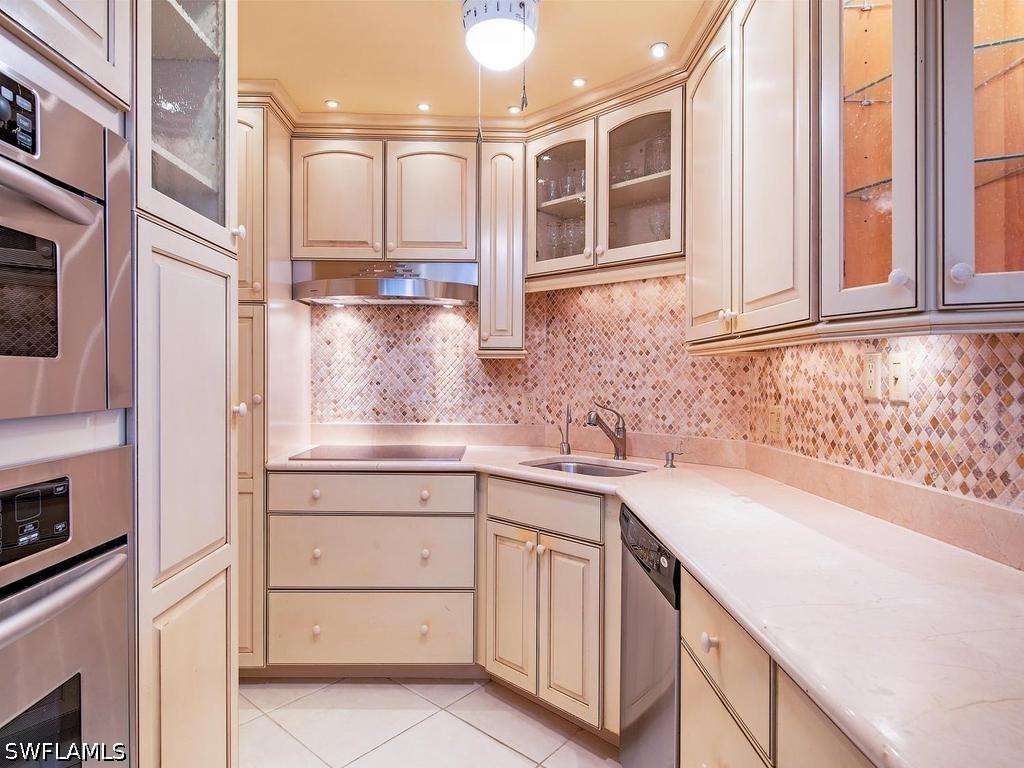 4005 Gulf Shore Boulevard N #903 Naples FL 34103 226018274 image5