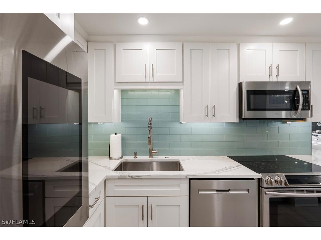 4005 Gulf Shore Boulevard N #904 Naples FL 34103 224046271 image8