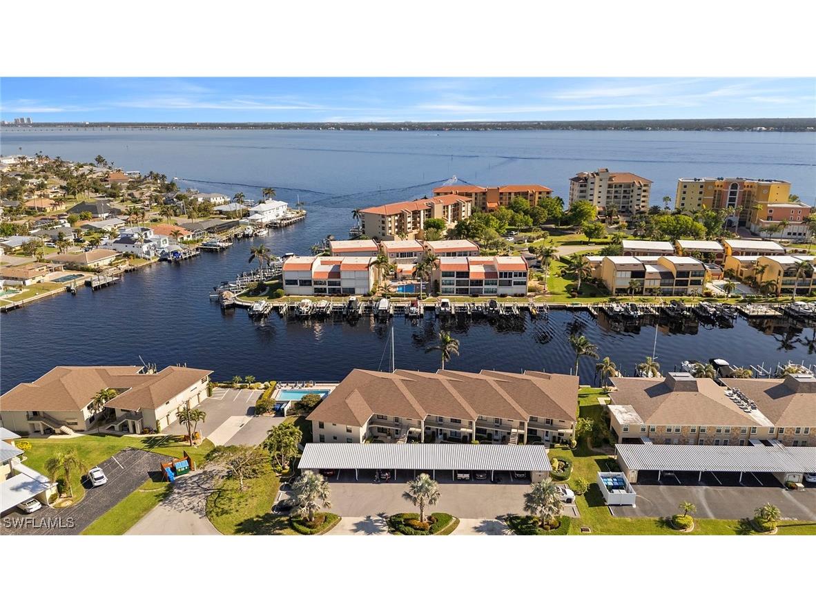 4005 SE 19th Place #3 Cape Coral FL 33904 224097457 image1