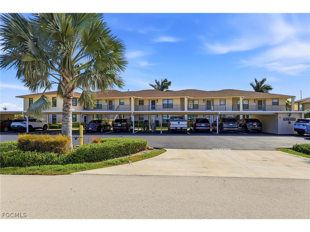 4005 SE 19th Place #8 Cape Coral FL 33904 2026008323 image1