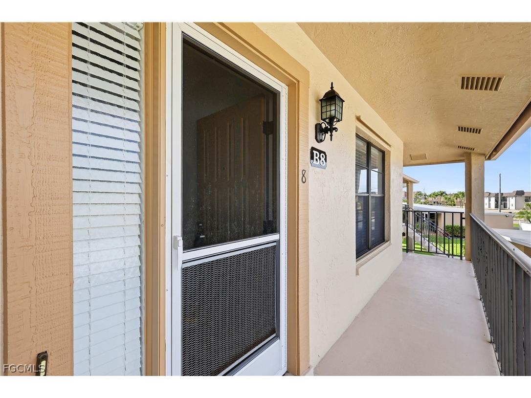 4005 SE 19th Place #8 Cape Coral FL 33904 2026008323 image3