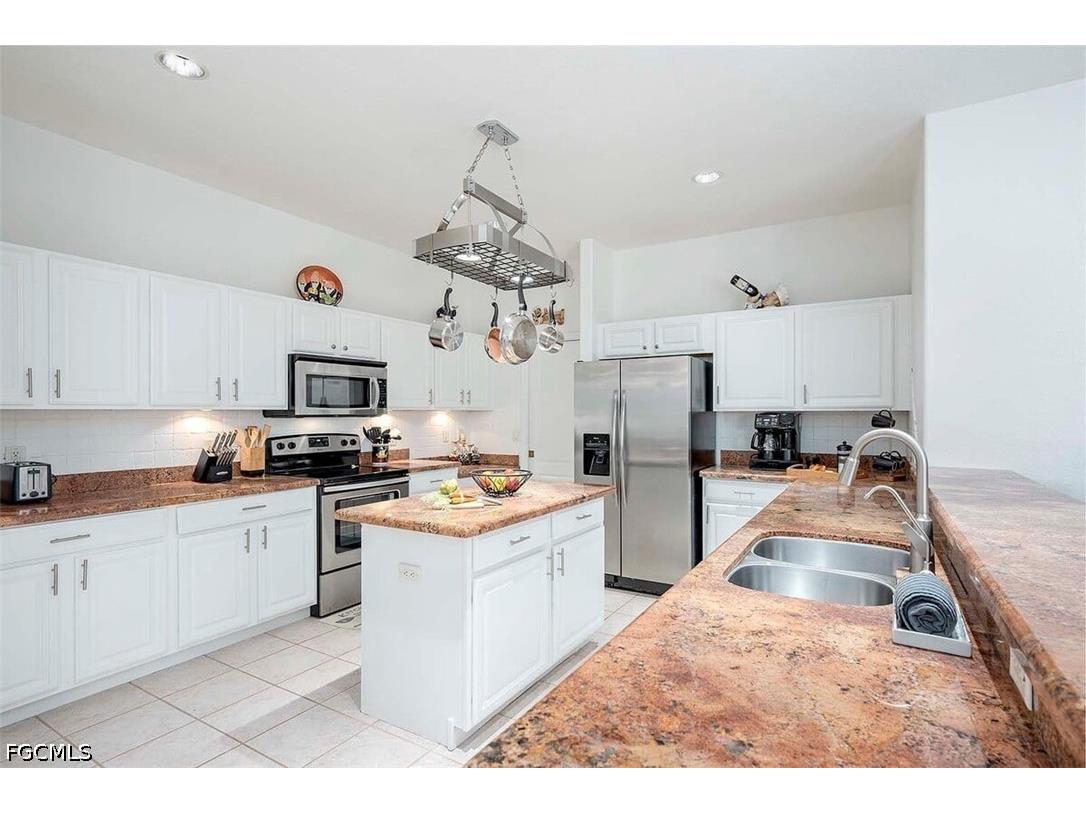 4005 SW 17th Place Cape Coral FL 33914 2026015646 image7