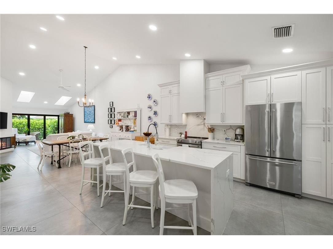 4006 Crayton Road #A-2 Naples FL 34103 225072647 image1