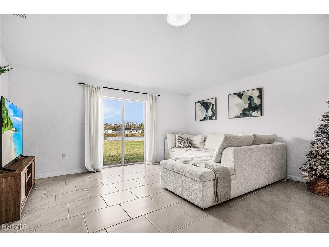 4007 San Clemente Court North Fort Myers FL 33917 2025024476 image12