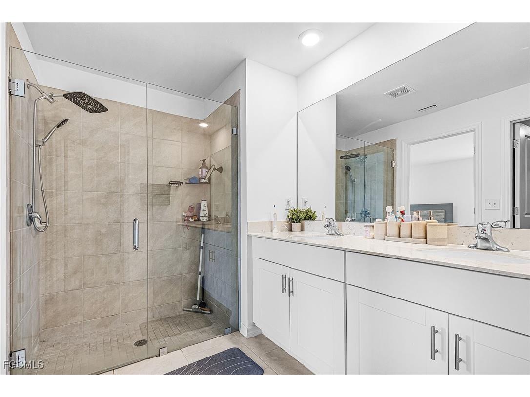 4007 San Clemente Court North Fort Myers FL 33917 2025024476 image16