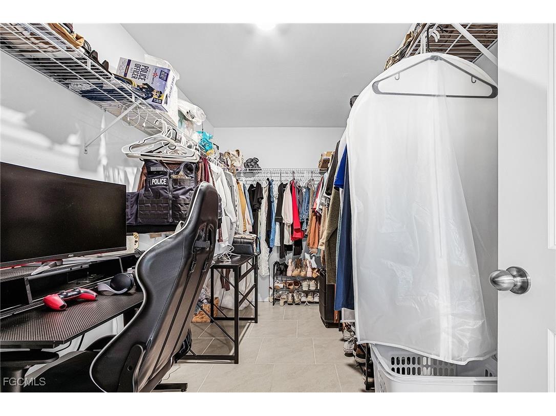 4007 San Clemente Court North Fort Myers FL 33917 2025024476 image17