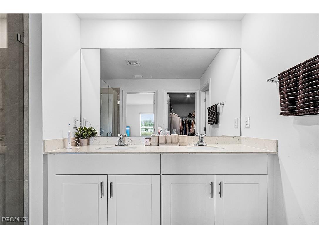 4007 San Clemente Court North Fort Myers FL 33917 2025024476 image18