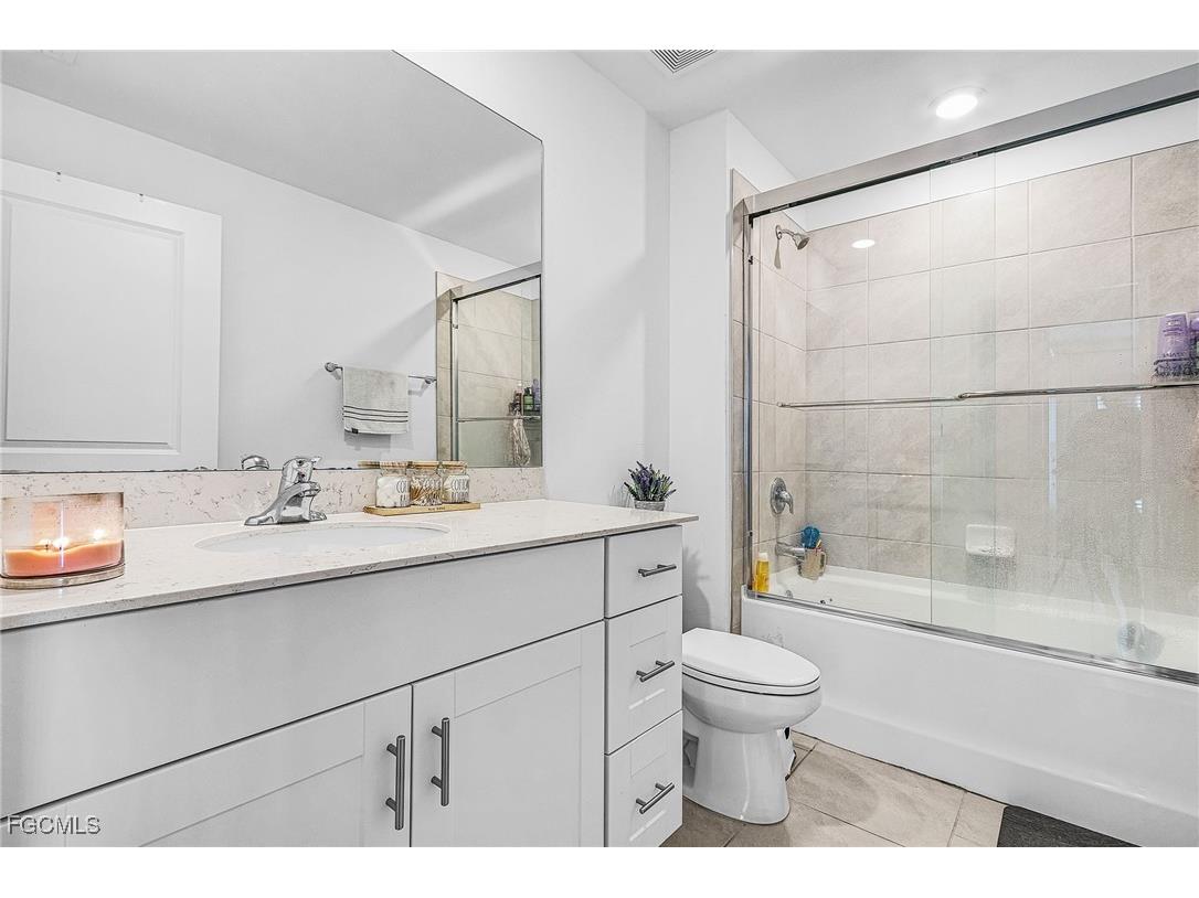 4007 San Clemente Court North Fort Myers FL 33917 2025024476 image7