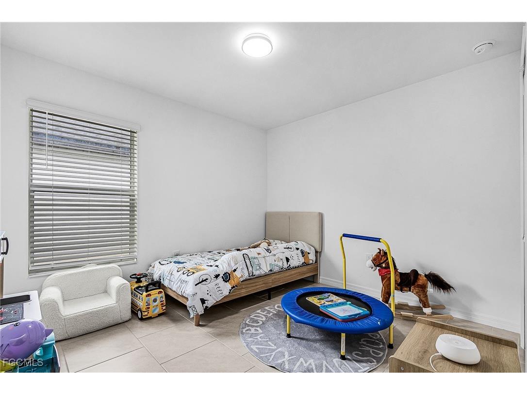 4007 San Clemente Court North Fort Myers FL 33917 2025024476 image8