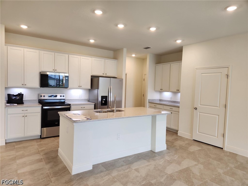 4008 7th Street SW Lehigh Acres FL 33976 2025024639 image2