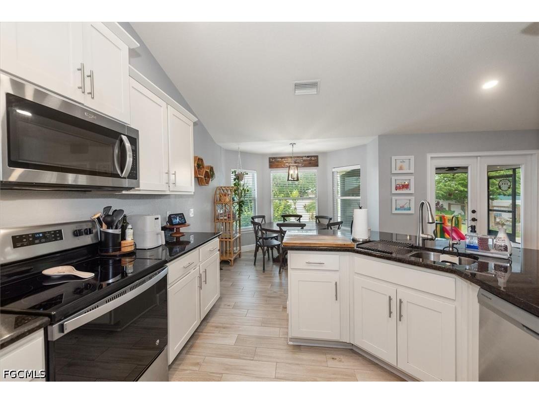 4008 NE 22nd Place Cape Coral FL 33909 2026029876 image10