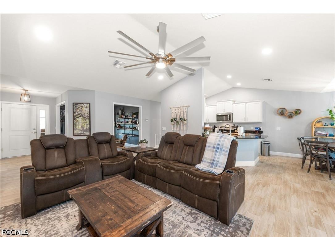 4008 NE 22nd Place Cape Coral FL 33909 2026029876 image9