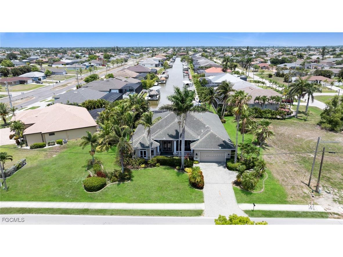 4009 Chiquita Boulevard S Cape Coral FL 33914 2025014049 image2