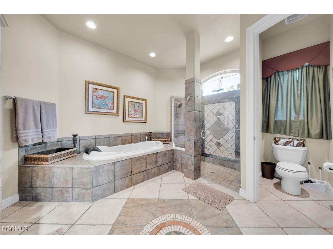 4009 Chiquita Boulevard S Cape Coral FL 33914 2025014049 image31