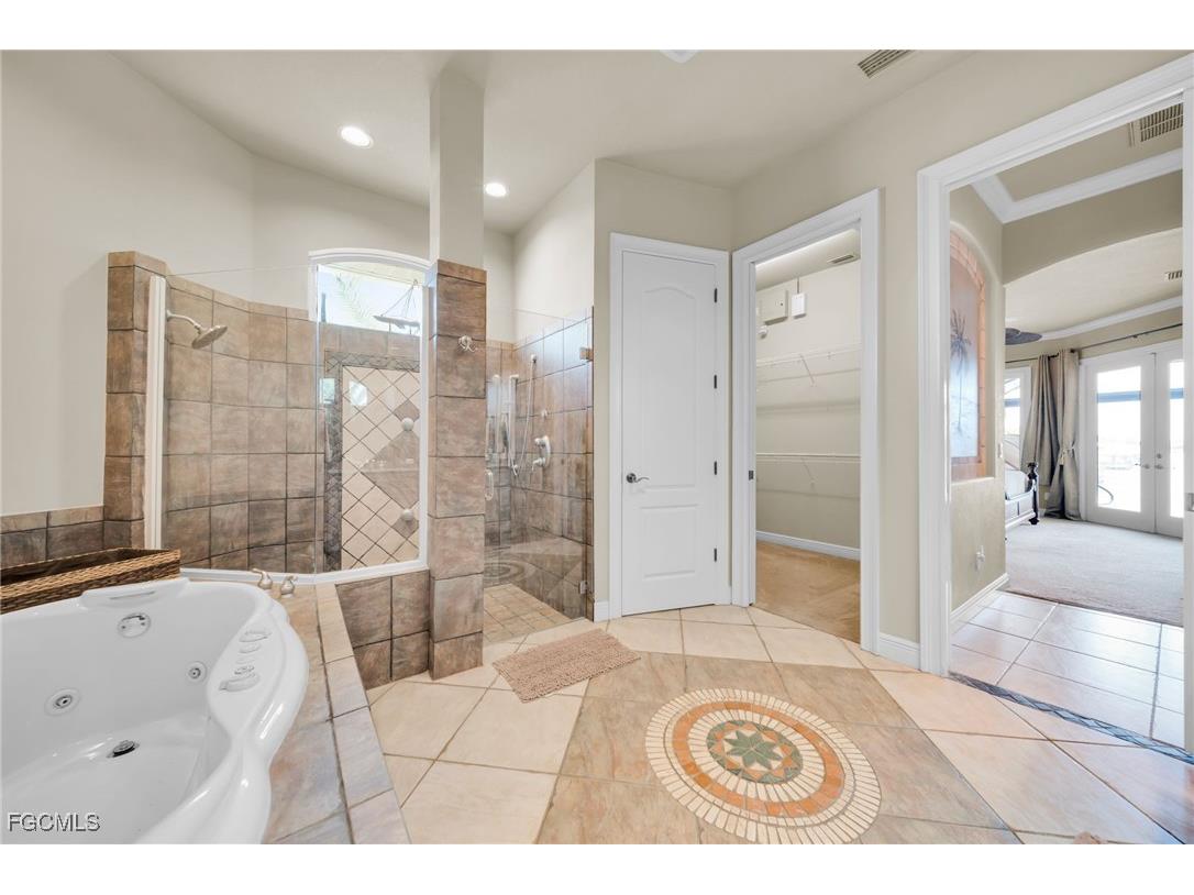 4009 Chiquita Boulevard S Cape Coral FL 33914 2025014049 image35