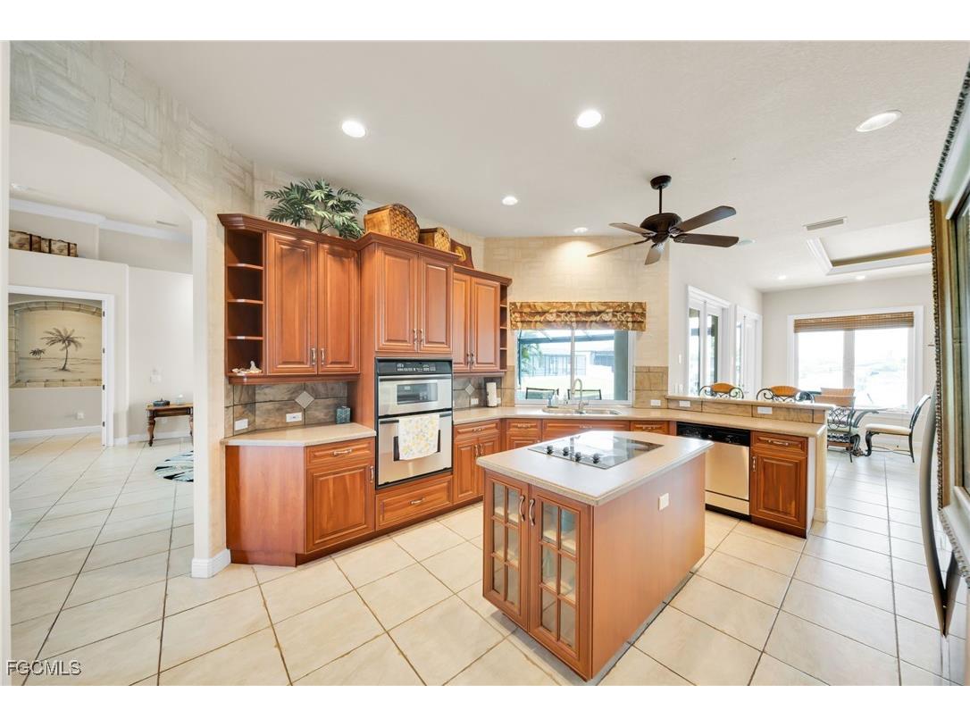 4009 Chiquita Boulevard S Cape Coral FL 33914 2025014049 image47