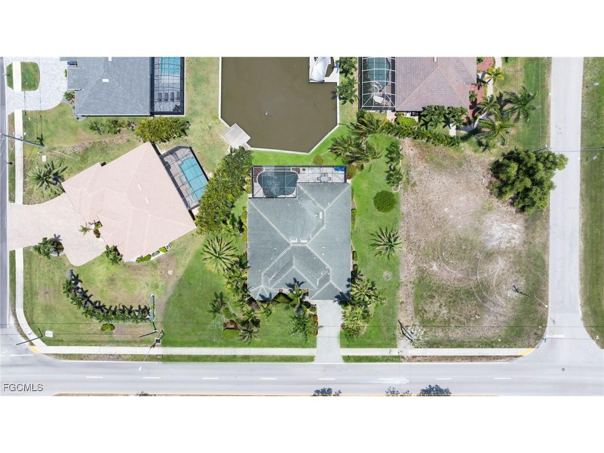 4009 Chiquita Boulevard S Cape Coral FL 33914 2025014049 image5
