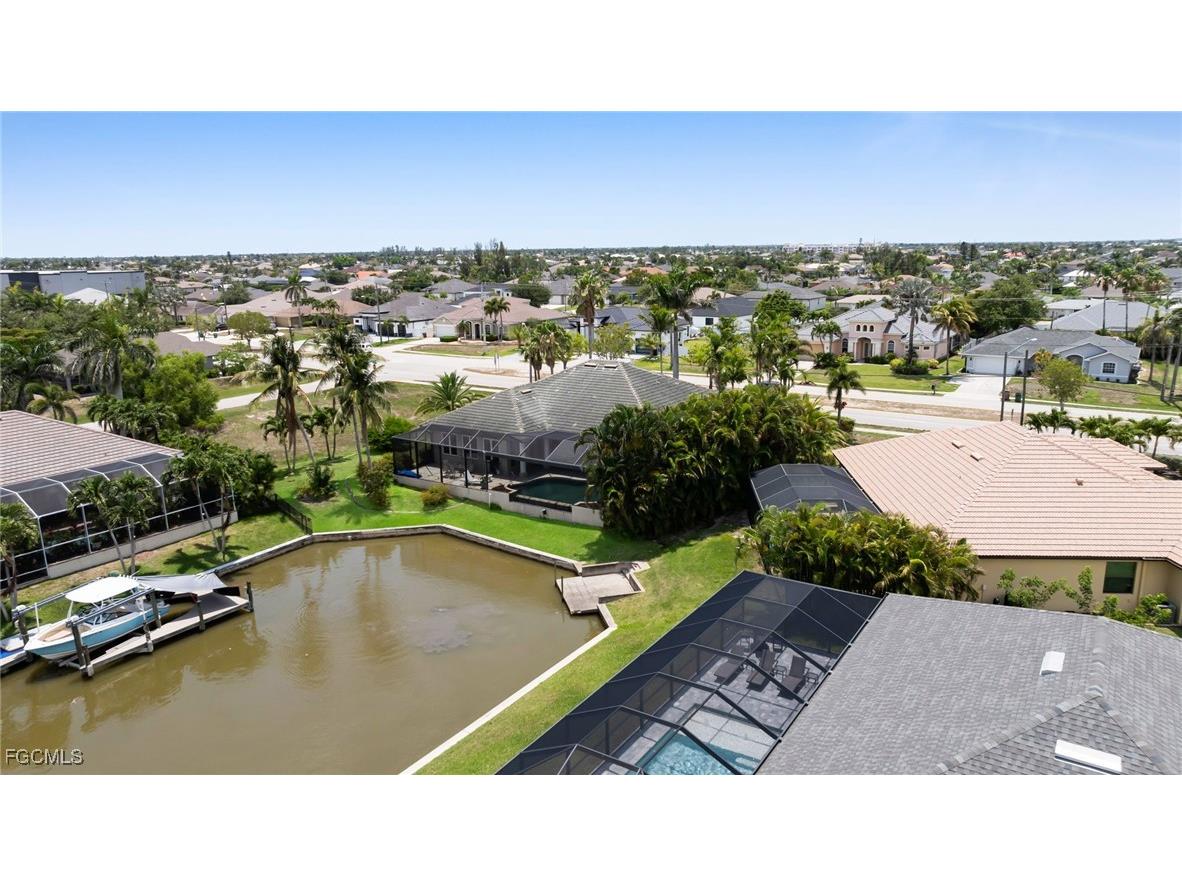 4009 Chiquita Boulevard S Cape Coral FL 33914 2025014049 image8