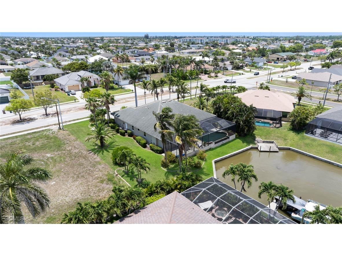 4009 Chiquita Boulevard S Cape Coral FL 33914 2025014049 image9