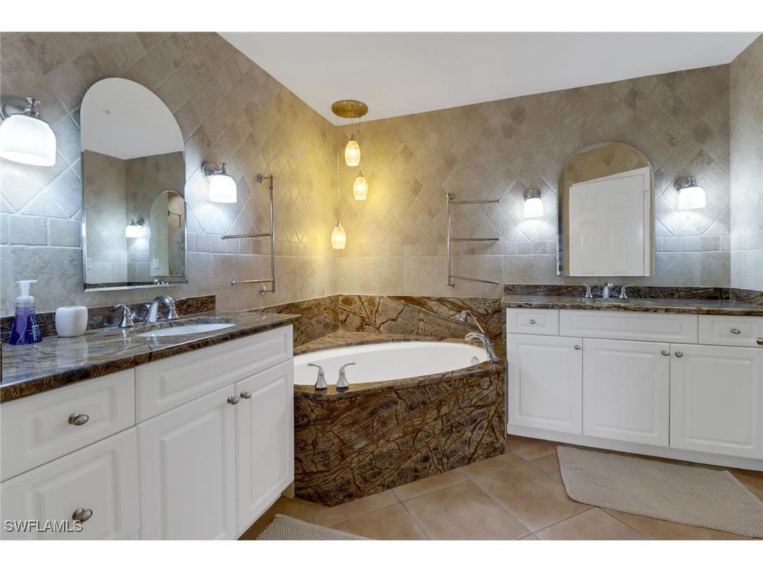  Naples FL 34102 225072227 image16