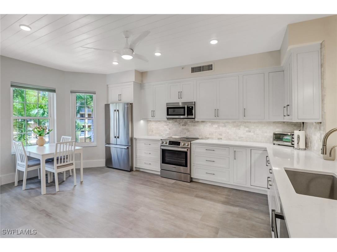 401 Bayfront Place #3306 Naples FL 34102 225070465 image6