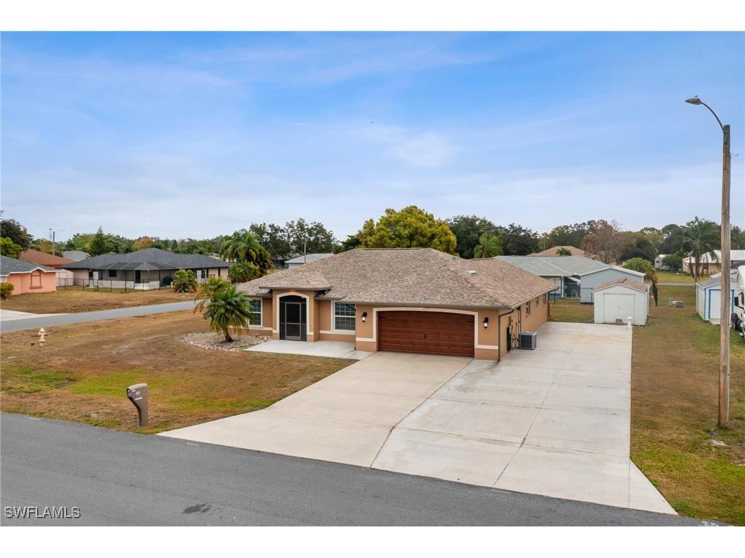 401 Candlewick Circle E Lehigh Acres FL 33936 226002489 image2