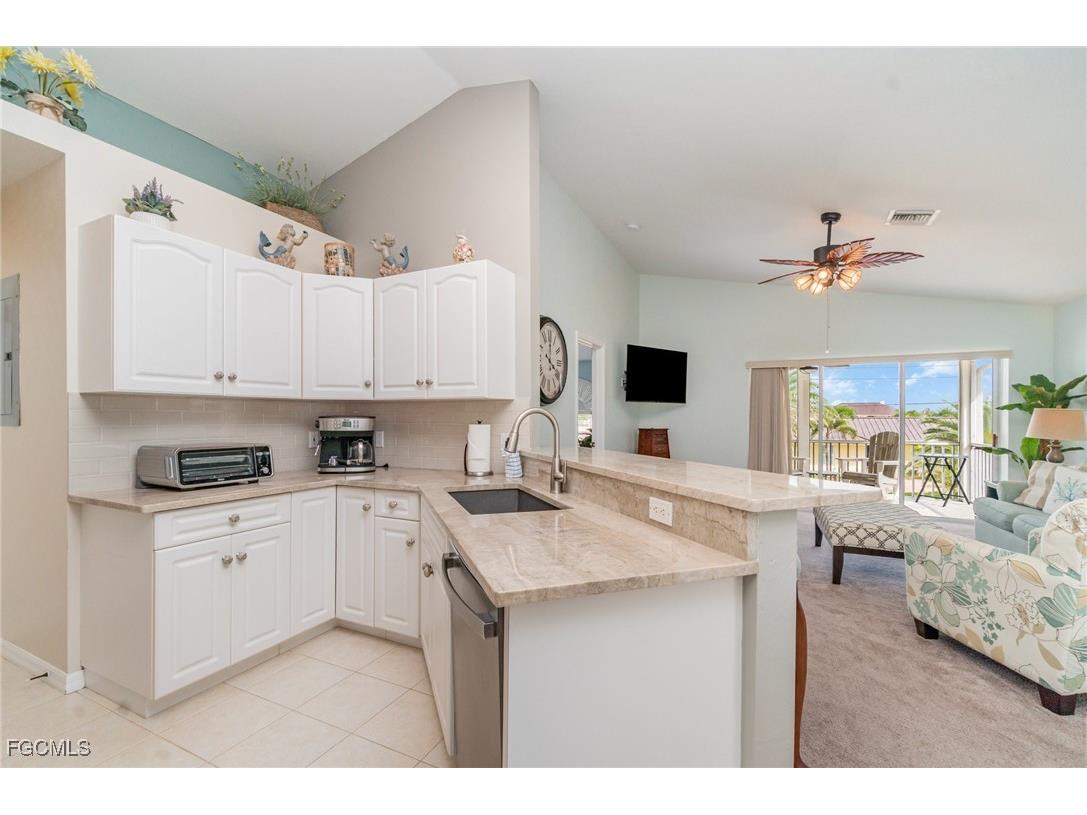 401 Donora Boulevard Fort Myers Beach FL 33931 2025007255 image10