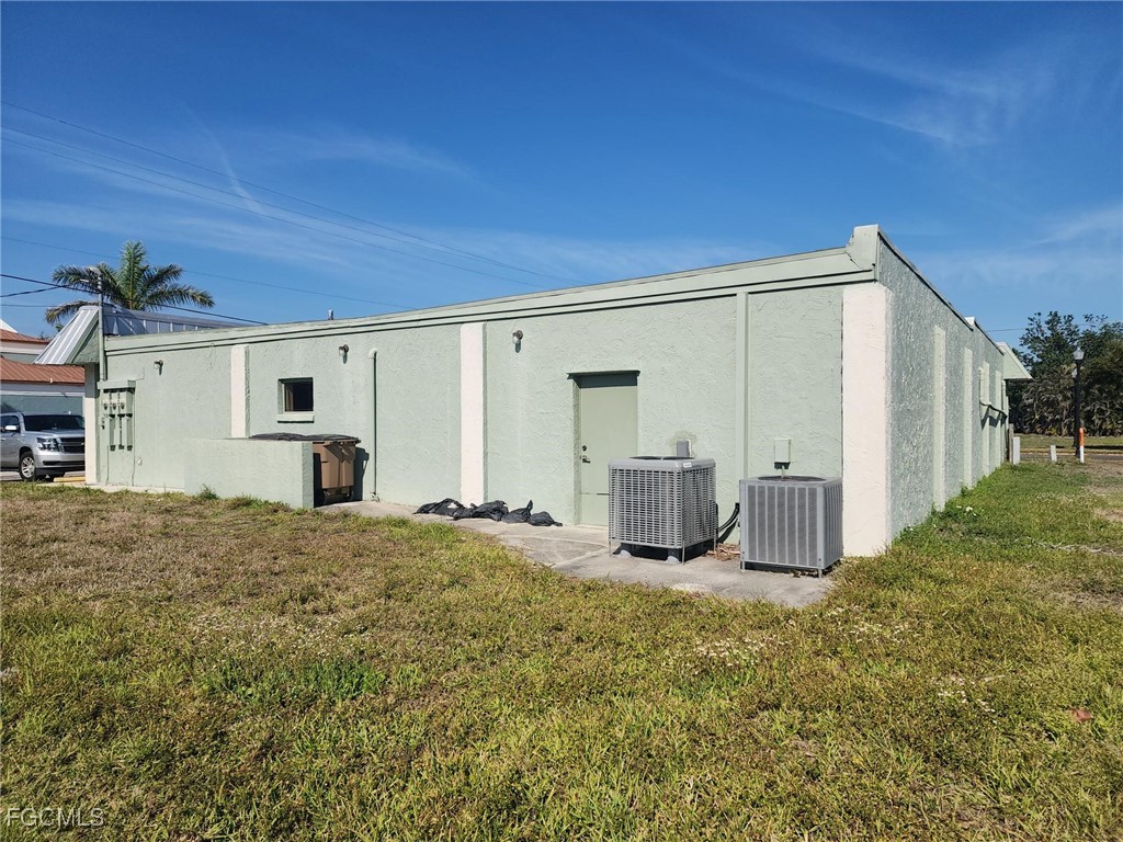 401 E Olympia Avenue #2 Punta Gorda FL 33950 2026005176 image5